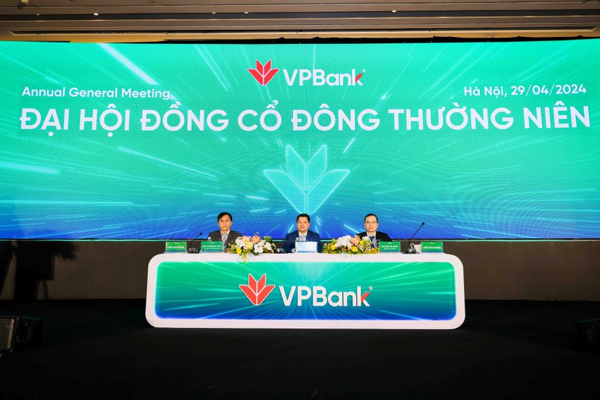 ĐHĐCĐ VPBank (VPB): VPBank đủ năng lực nhận triển khai phương án chuyển giao bắt buộc một tổ chức tín dụng