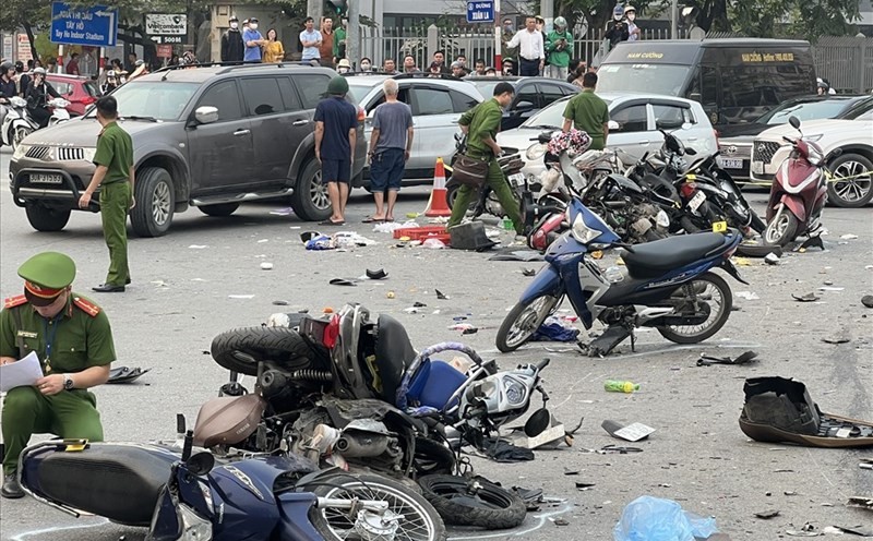 Vụ ô tô tông 17 xe máy ở Hà Nội: BSH sẽ tạm ứng 250 triệu đồng 