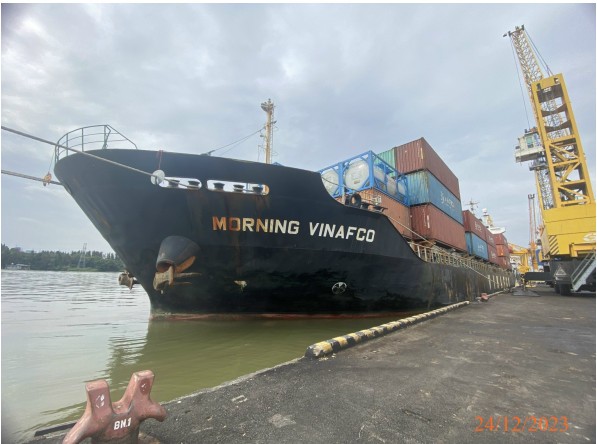 Tàu Morning Vinafaco đã được bắt vào khoảng 5 giờ chiều 28/6 trong khi đang chở đầy hàng
