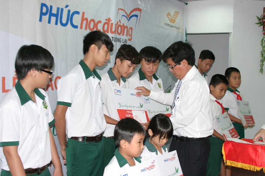 PTI tiếp tục chương trình học bổng Vun đắp ước mơ xanh 