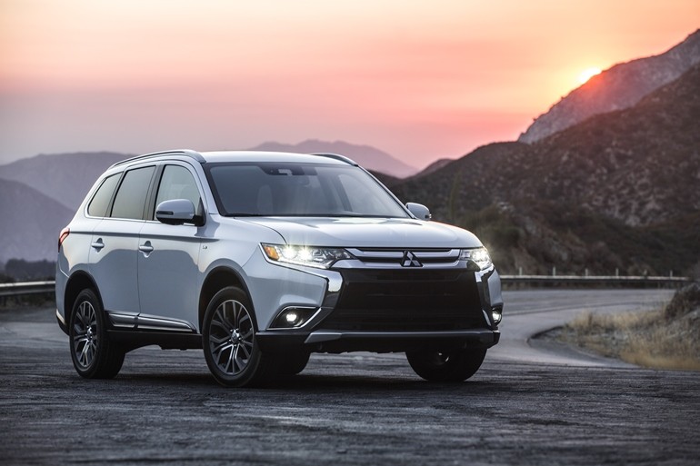 Mitsubishi Outlander được trang bị hơn 30 chi tiết chống ồn và giảm xóc