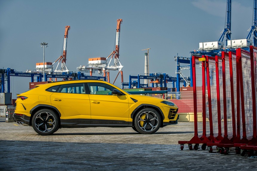 Lamborghini Urus phiên bản màu vàng Giallo Auge đã có mặt tại Việt Nam