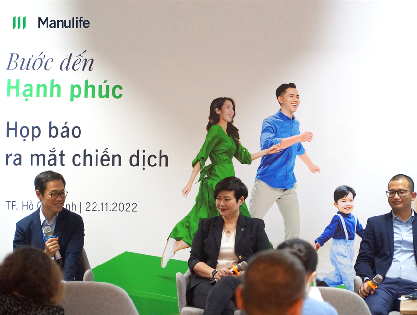 Đại diện Manulife Việt chia sẻ tại buổi họp báo