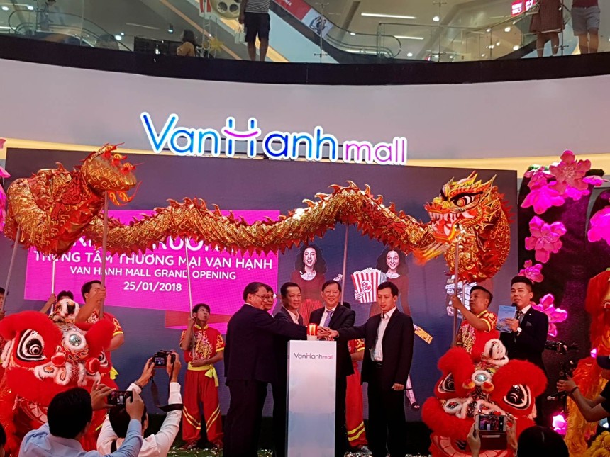 Khai trương Trung tâm thương mại Vạn Hạnh Mall