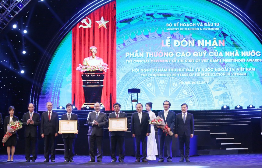 Vinh danh các đơn vị, cá nhân có thành tích trong hoạt động đầu tư nước ngoài