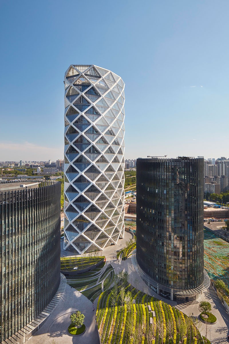 Poly International Plaza: Tòa nhà đèn lồng