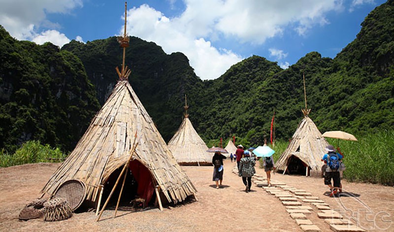 Các hãng lữ hành đầu tư mạnh hơn vào những dòng sản phẩm du lịch thông minh, sáng tạo để hút khách.