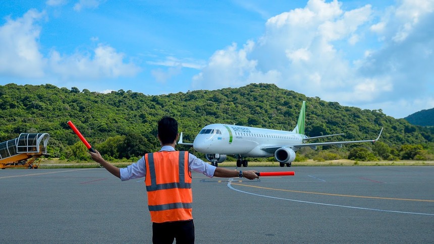 Một tàu bay Embraer 195 của Bamboo Airways.