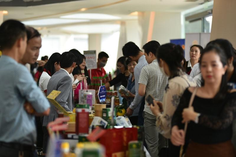 Đông đảo doanh nghiệp, địa phương tham gia Hội nghị giao thương kết nối cung cầu hàng hóa giữa thành phố Hà Nội và các tỉnh, thành phố năm 2020