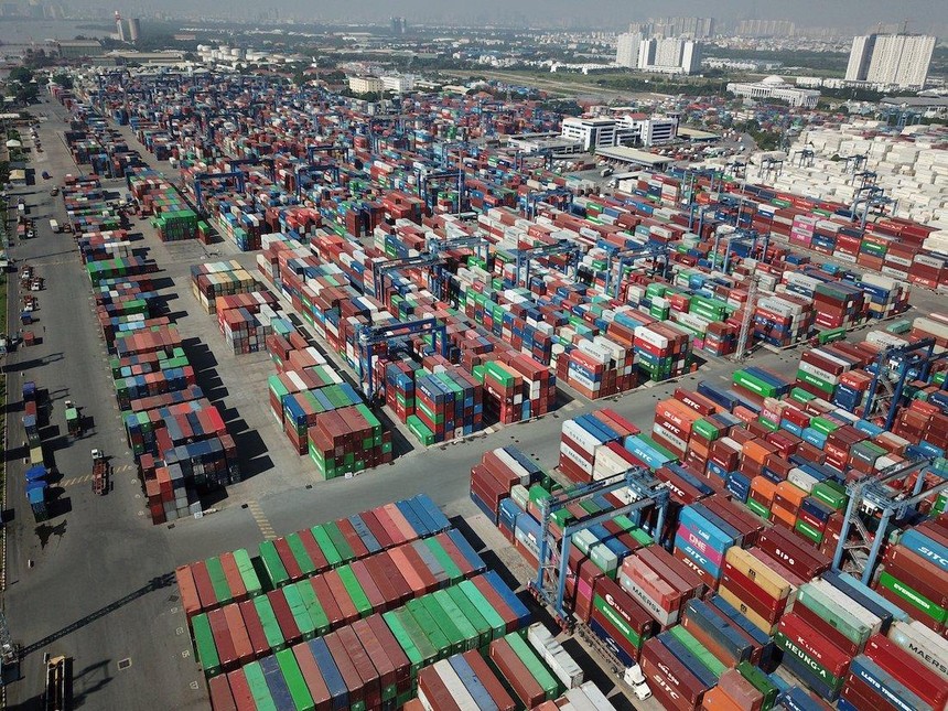 Container hàng hoá tại Tân Cảng- Cát Lái (ảnh: Lê Toàn).