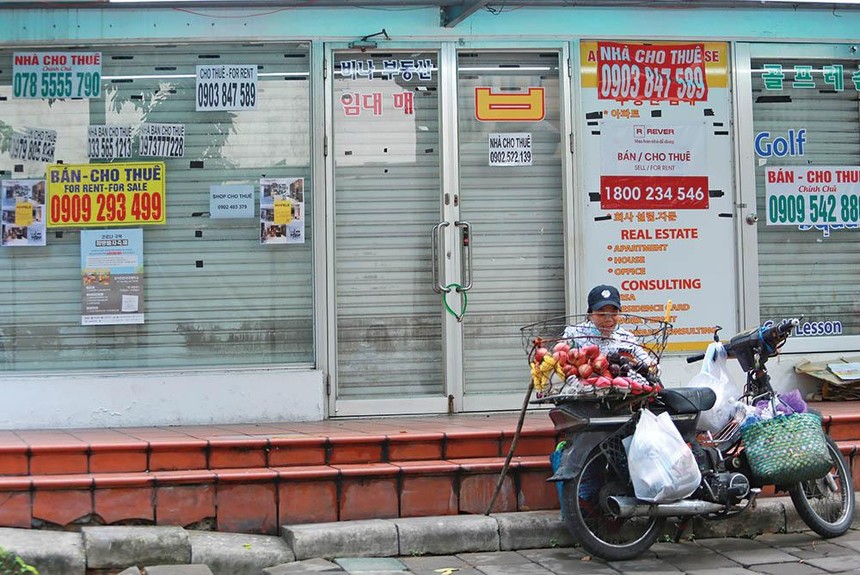 Hầu hết người có nhà cho thuê, kể cả nhà cho thuê kinh doanh lẫn cho thuê để ở đều phải giảm giá nhưng cũng không có khách thuê