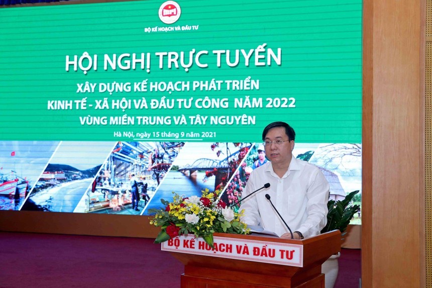 Thứ trưởng Bộ Kế hoạch và Đầu tư Trần Duy Đông chủ trì hội nghị với 19 địa phương Vùng miền Trung và Vùng Tây Nguyên sáng 15/9