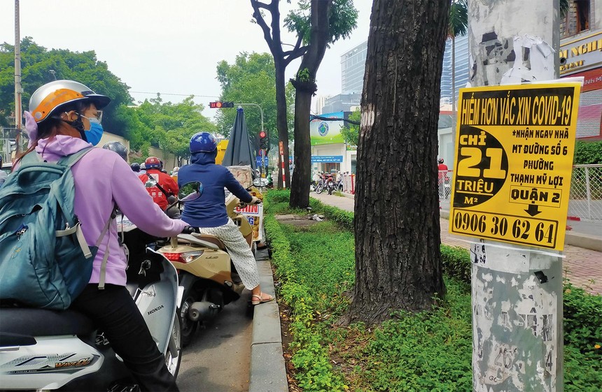 Một quảng cáo bán nhà tại TP.HCM: “Nhà hiếm hơn vắc-xin Covid". Ảnh: Lê Toàn