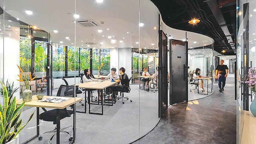 Hậu Covid-19, co-working được nhiều doanh nghiệp lựa chọn thuê vì giá cả hợp lý. Trong ảnh: Một co-working của Toong