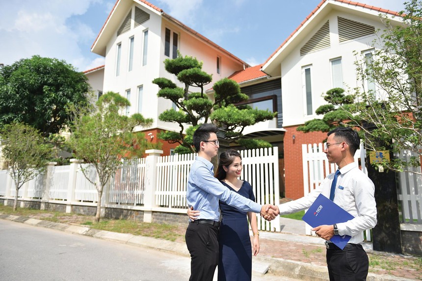 Các ngân hàng vẫn đang nỗ lực giảm lãi vay cho khách hàng. Ảnh: Dũng Minh