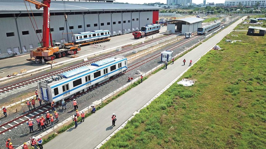 Tuyến metro số 1 (Bến Thành - Suối Tiên) đã nhiều lần lùi thời hạn hoàn thành, vận hành. Ảnh: Lê Toàn