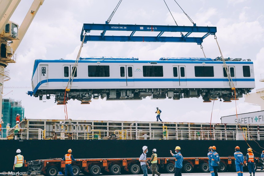 Vận chuyển đoàn tàu metro cuối cùng từ cảng Khánh Hội về depot Long Bình, TP. Thủ Đức