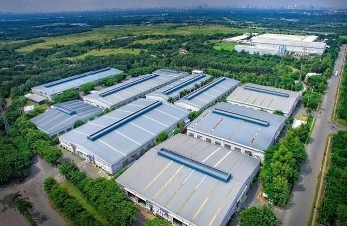 Khu công nghiệp Tây Bắc Hồ Xá có diện tích 214,77 ha nằm trên địa bàn các xã Vĩnh Long và xã Vĩnh Chấp, huyện Vĩnh Linh, do Công ty cổ phần Quang Anh Quảng Trị làm chủ đầu tư với tổng vốn đầu tư 925 tỷ đồng. Ảnh minh hoạ