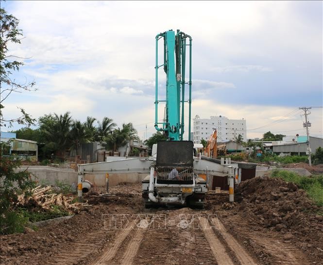 Nhiều công trình thi công cầm chừng do giá vật liệu xây dựng tăng cao. Ảnh minh họa: Tuấn Kiệt/TTXVN