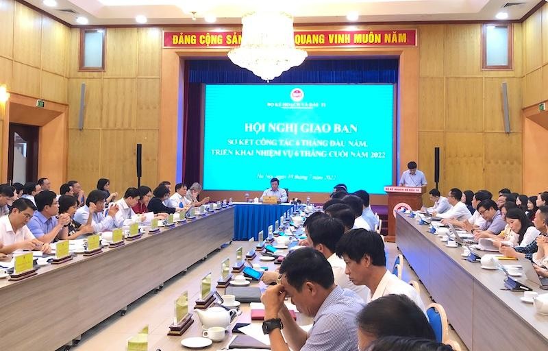 Hội nghị giao ban sơ kết công tác 6 tháng đầu năm, triển khai nhiệm vụ 6 tháng cuối năm 2022 Bộ Kế hoạch và Đầu tư.