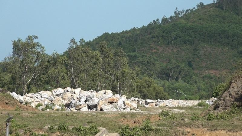 Quảng Ngãi: Nhà máy nhiên liệu sinh học thành bãi đổ thải "khủng"