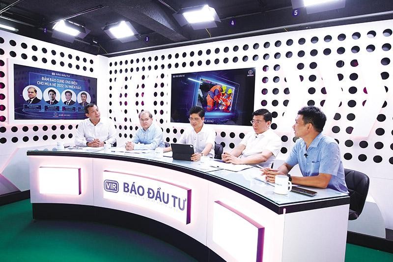 Talkshow “Đảm bảo điện cho miền Bắc năm 2022” do Báo Đầu tư tổ chức thu hút sự quan tâm của đông đảo độc giả, nhà quản lý, chuyên gia và doanh nghiệp. Ảnh: Chí Cường