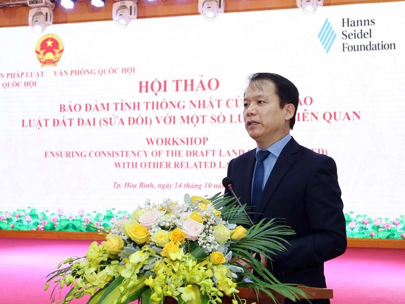 Chủ nhiệm Ủy ban Pháp luật Hoàng Thanh Tùng phát biểu khai mạc.