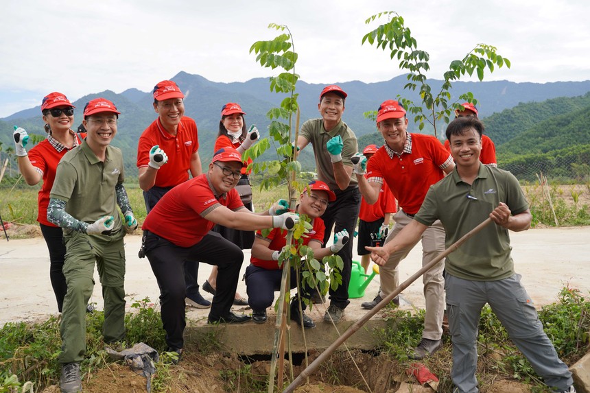 Dai-ichi Life Việt Nam phát động Dự án “Trồng cây xanh đô thị” tại Đà Nẵng