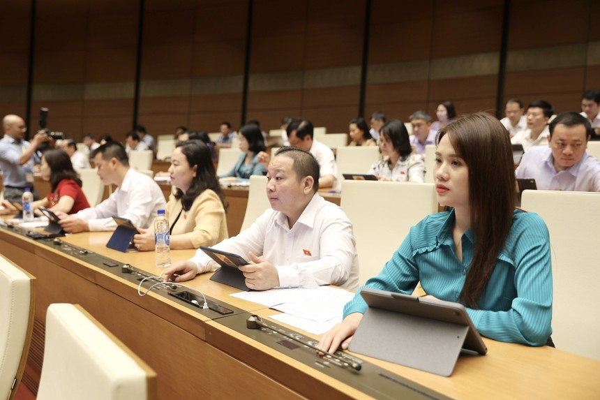 Trong phiên làm việc sáng 23/6, Quốc hội đã thông qua Luật Đấu thầu, với tỷ lệ tán thành là 93,12%. 