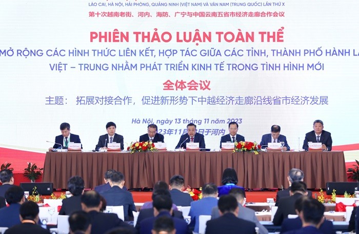 Quang cảnh Phiên toàn thể tại Hội nghị.