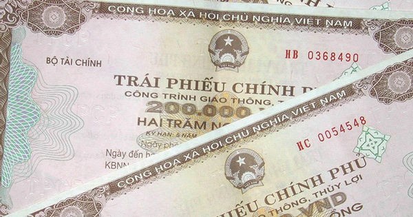 Đại lý phân phối trái phiếu Chính phủ là các ngân hàng thương mại, chi nhánh ngân hàng nước ngoài được thành lập và hoạt động hợp pháp tại Việt Nam, có chức năng cung cấp dịch vụ đại lý phát hành trái phiếu theo quy định