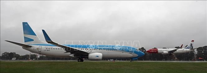 Máy bay của hãng hàng không Aerolíneas Argentinas tại sân bay Buenos Aires, Argentina. Ảnh: AFP/TTXVN