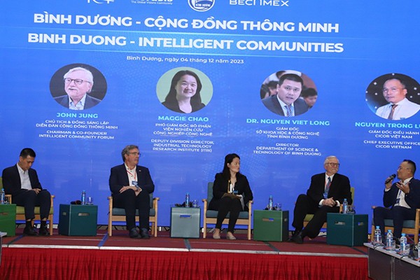 Một phiên thảo luận tại Diễn đàn Horasis năm 2023 tại Bình Dương 