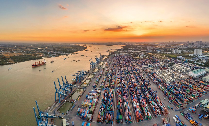 Gần 90% khối lượng hàng hóa thương mại của Việt Nam được vận chuyển bằng đường biển