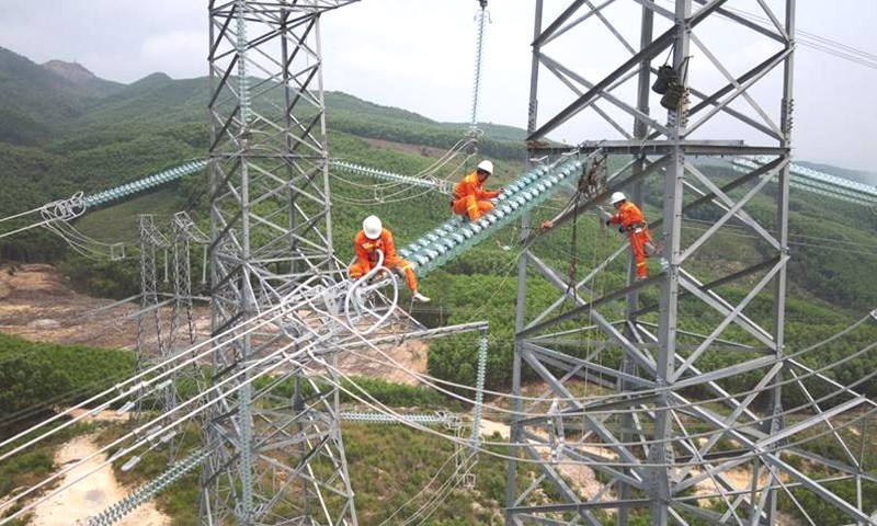 Dự án đường dây 500 kV mạch 3 từ Quảng Bình đến Phố Nối đã vận dụng đấu thầu trước, rút ngắn thời gian thực hiện dự án từ 6 - 8 tháng.