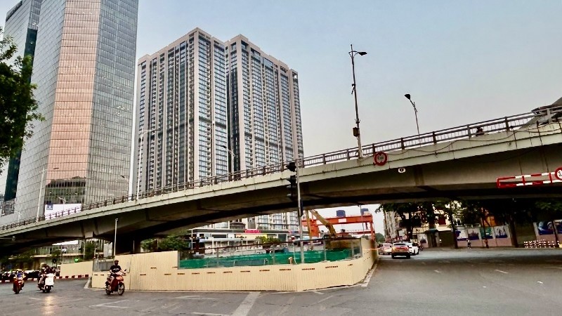 Dự án Vinhomes Metropolis nằm ngay cạnh ga Kim Mã. Ảnh: Thanh Vũ