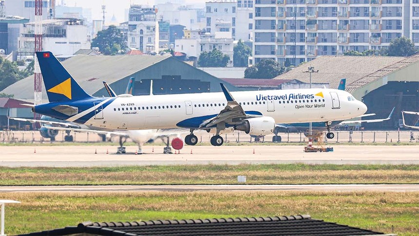 Vietravel Airlines đang khai thác 3 chiếc A321/A320 trên một số đường bay thường lệ nội địa và các chuyến bay thuê chuyến nước ngoài. 