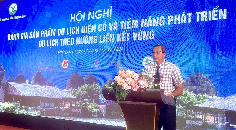 Ông Phan Văn Giàu. Giám đốc Sở Văn hóa, Thể thao và Du lịch tỉnh Vĩnh Long phát biểu khai mạc Hội nghị