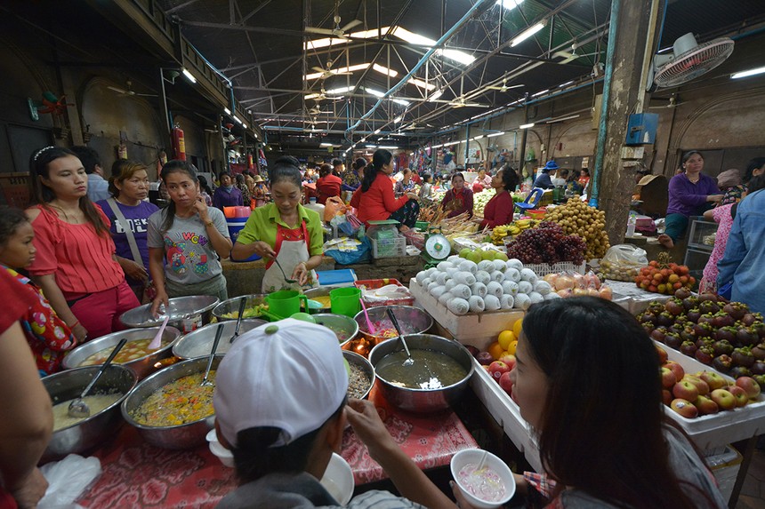 Ngân hàng Standard Chartered duy trì dự báo về lạm phát của Việt Nam ở mức 4,2% cho năm 2022 và 5,5% cho năm 2023. 