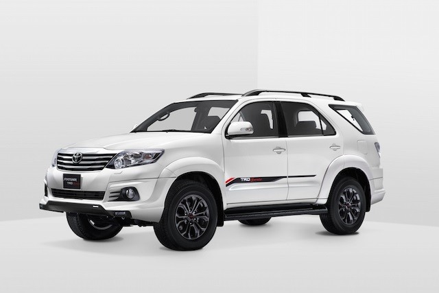 Fortuner TRD Sportive mới bán ra tại Việt Nam, giá từ 1,082 tỷ đồng