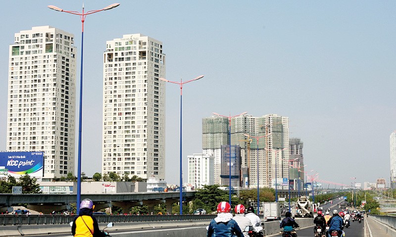 Hàng loạt dự án căn hộ cao cấp tại TP. HCM đã được giới thiệu và mở bán thời gian qua. Ảnh: Lê Toàn