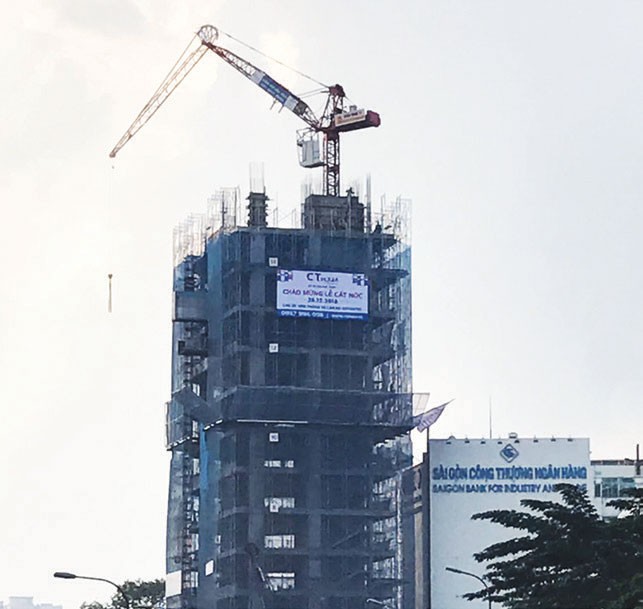 Cất nóc Dự án C.T Plaza Phố Wall