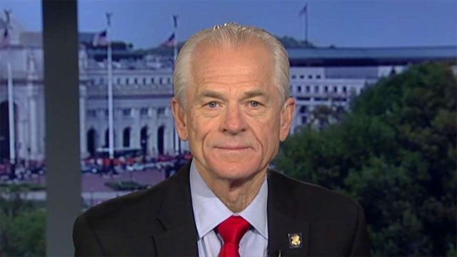 GS. Peter Navarro là chuyên gia kinh tế có tiếng và là Cố vấn cấp cao, điều hành Hội đồng thương mại Quốc gia của Nhà Trắng