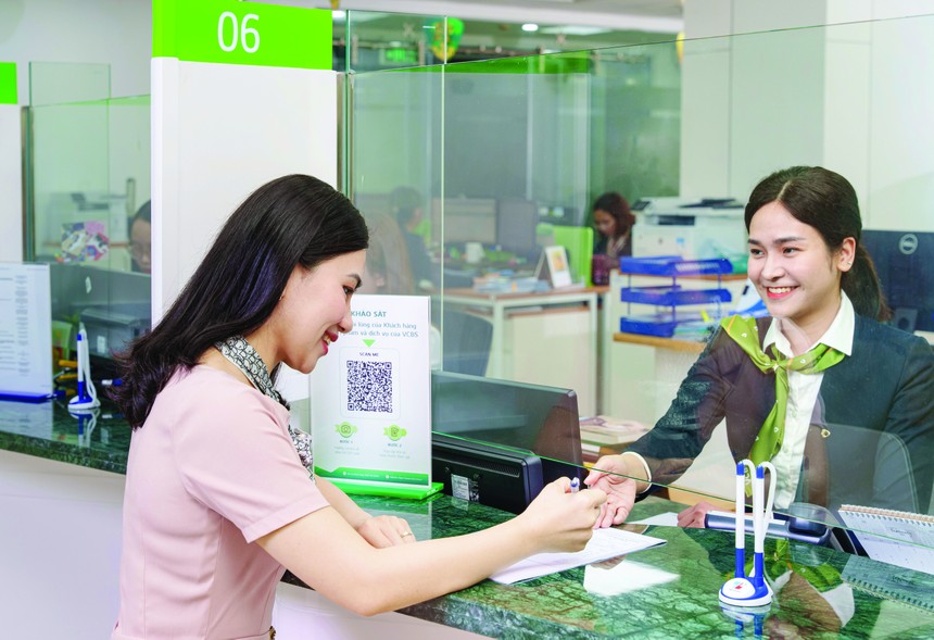 VCBS phối hợp với ngân hàng mẹ Vietcombank phát triển nhiều sản phẩm và dịch vụ tích hợp cho khách hàng.