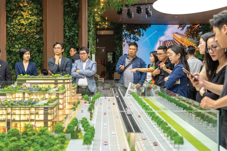 Tại TP.HCM, giá căn hộ tăng bình quân 3 lần trong khoảng 10 năm qua. Ảnh: Việt Dũng.