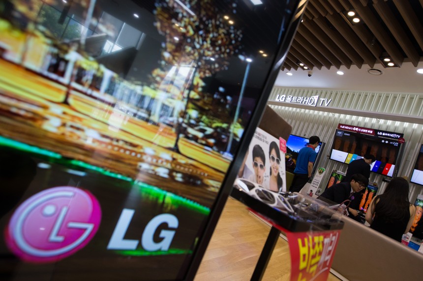 LG hiện sản xuất khoảng 600.000 TV mỗi năm tại Thái Lan (trị giá khoảng 243 triệu USD) với phần lớn vật liệu nhập từ Trung Quốc