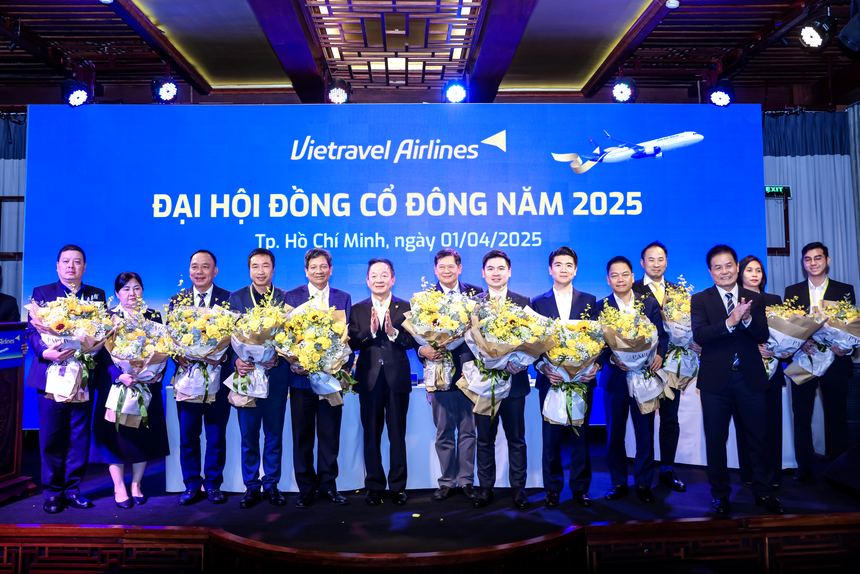 HĐQT và Ban Kiểm soát mới nhiệm kỳ 2025 - 2030 ra mắt ĐHĐCĐ