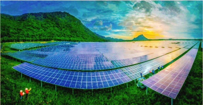 Hiện nay có 17.000 MW điện mặt trời, 4.000 MW điện gió đi vào hệ thống điện.