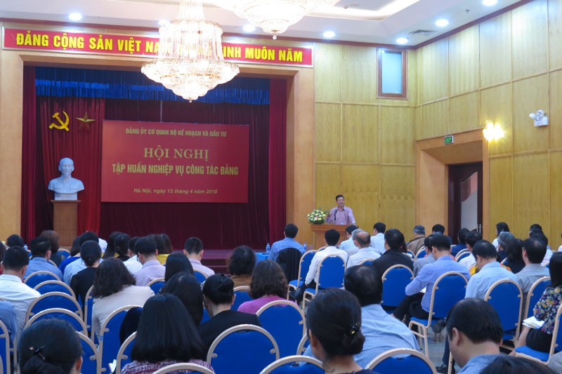 Hội nghị tập huấn nghiệp vụ công tác Đảng Bộ Kế hoạch và Đầu tư ngày 12/4
