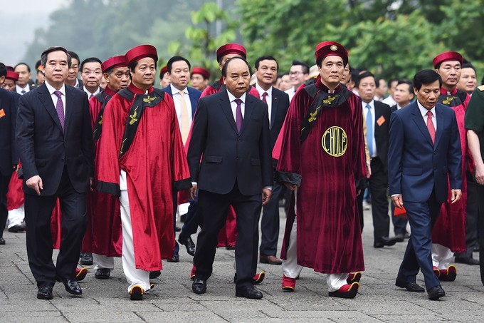 Hàng chục nghìn người dâng hương Giỗ tổ vua Hùng